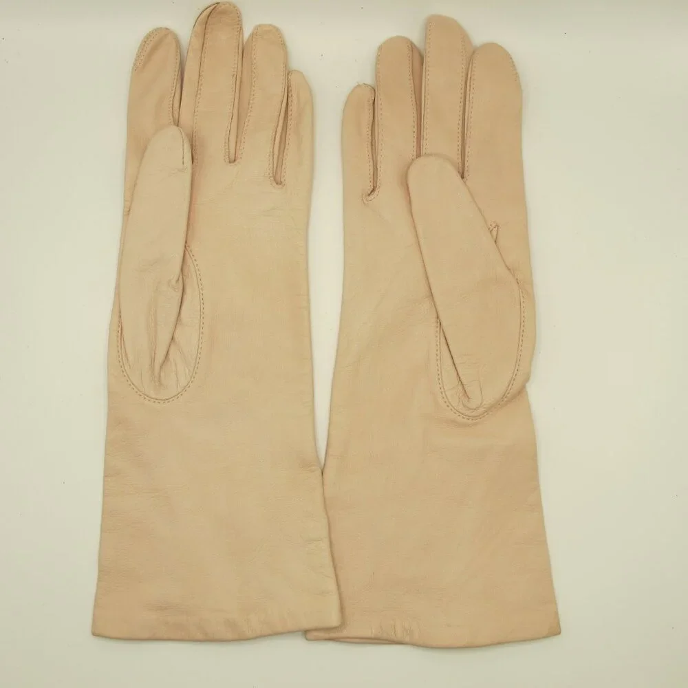 Ladies Aris light pink leather gloves, silk lined, 7.5